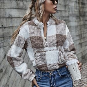 Checkered teddy bear crew neck 1/4 zip